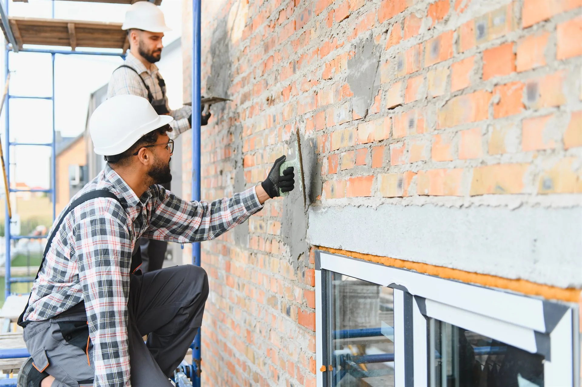 Exterior Wall Rendering specialists in action in Wolverhampton