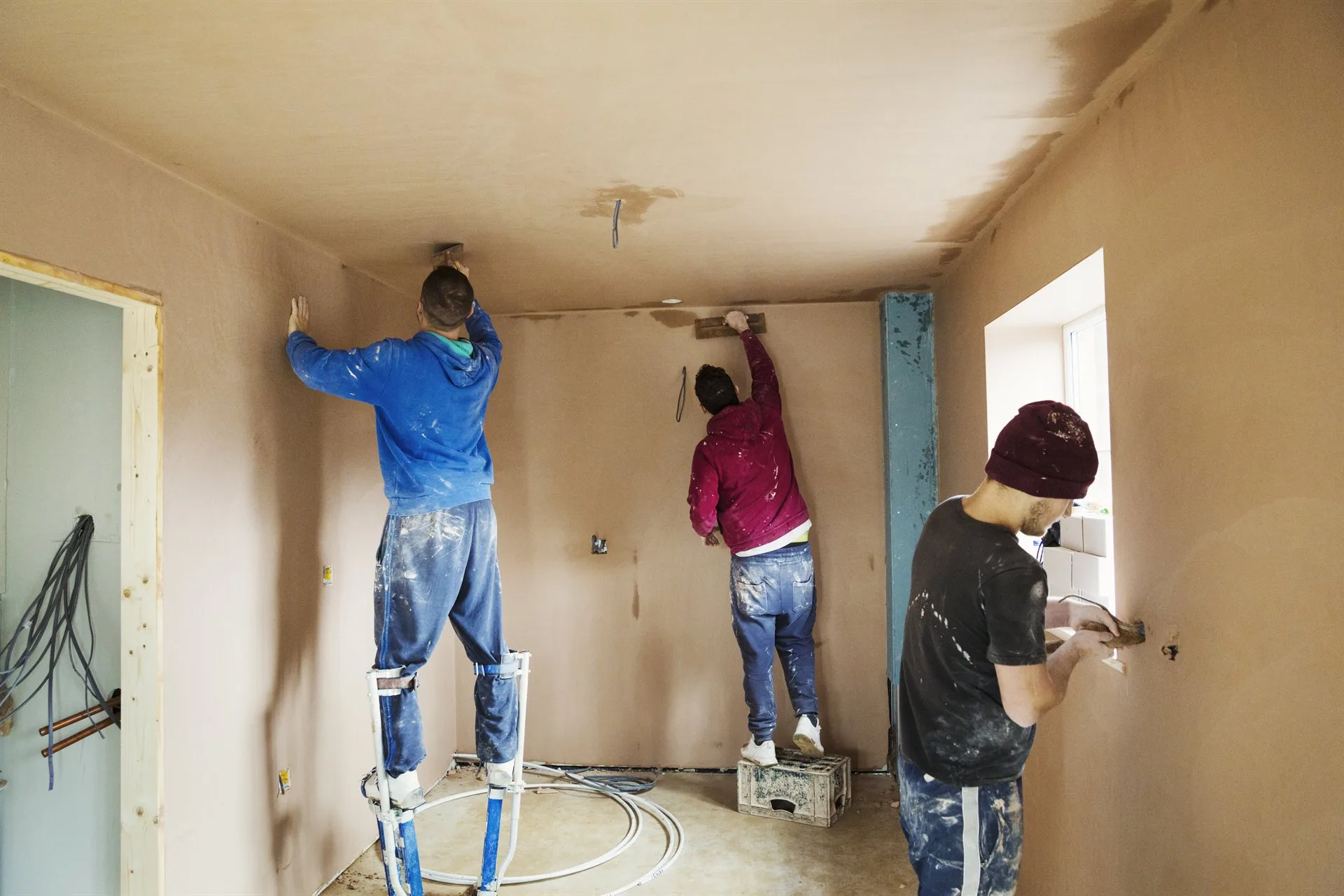 Room Plaster Skimming specialists in action